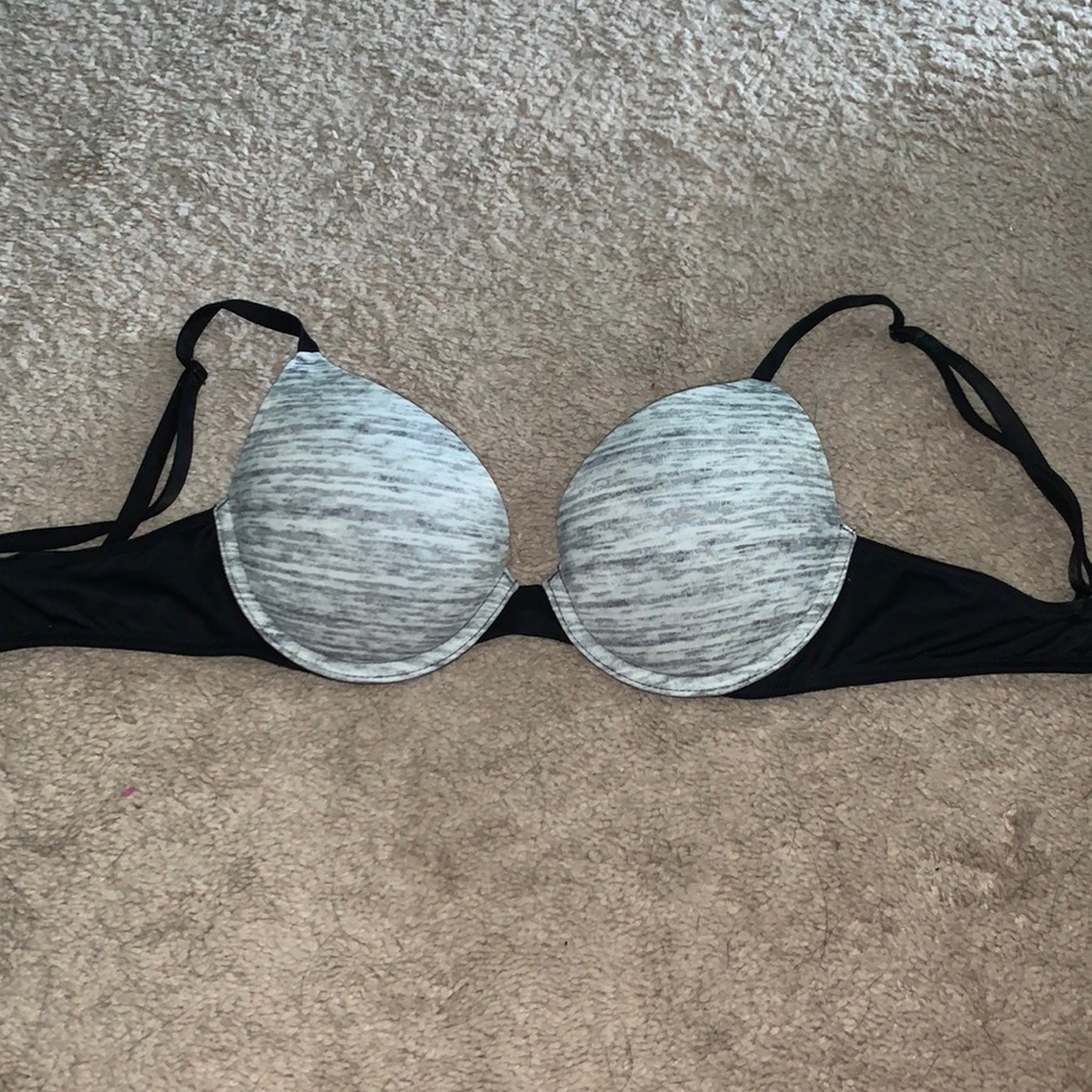 VS Pink bra